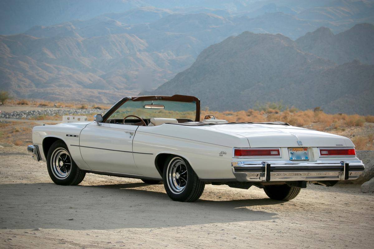 Buick lesabre 1975 Wallpaper