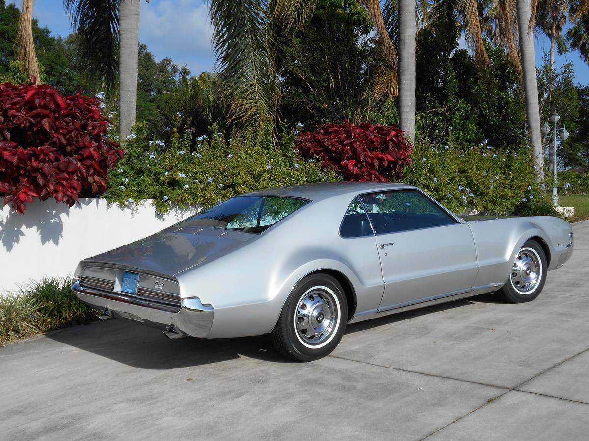 Oldsmobile Toronado 66