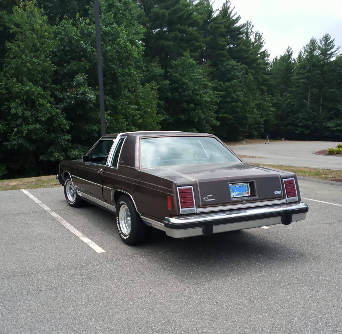 1986 Ford Crown Victoria 2 Door Coupe – $15,500 – Auto Seller Marketing