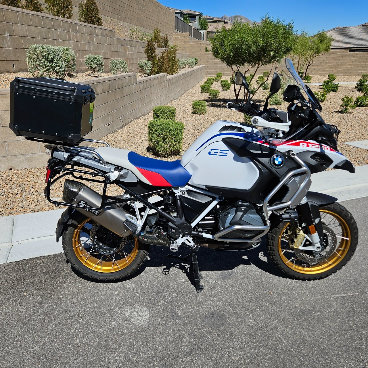 22 BMW R1250GSA - 4