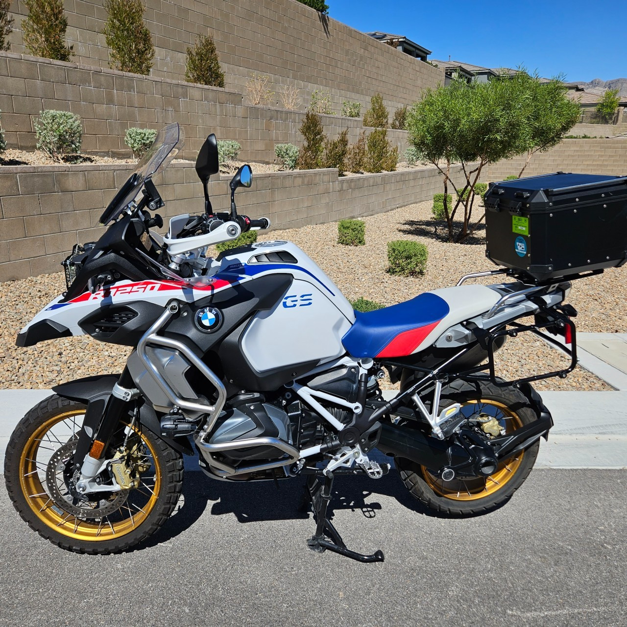 22 BMW R1250GSA - 7